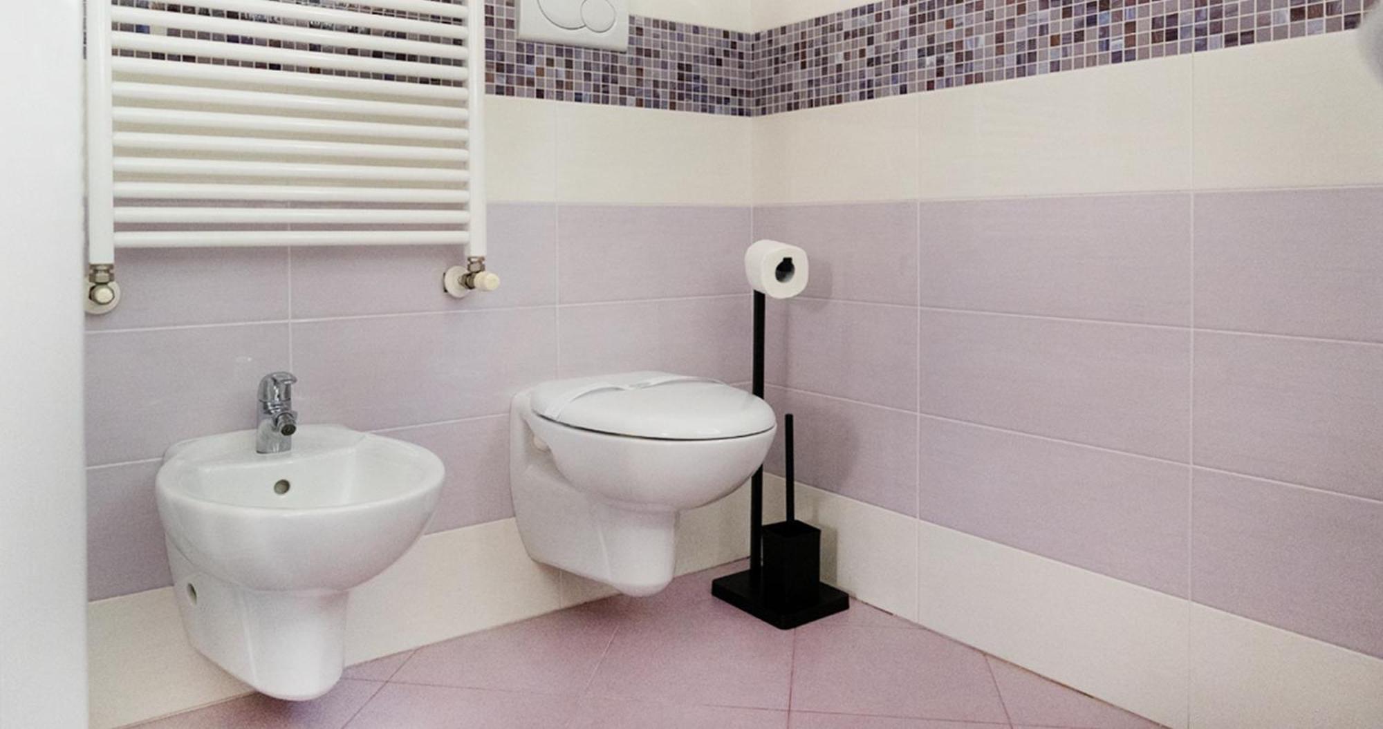 Oleandro Apartment - Featuring A Private Garden And Access To 5 Pools Desenzano del Garda Eksteriør billede